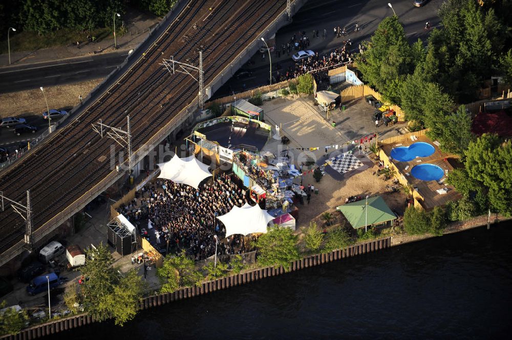 Berlin aus der Vogelperspektive: Gelände der Strandbar BAR25 in Berlin-Mitte