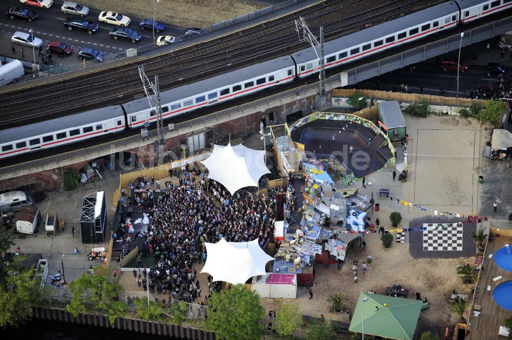 Berlin von oben - Gelände der Strandbar BAR25 in Berlin-Mitte