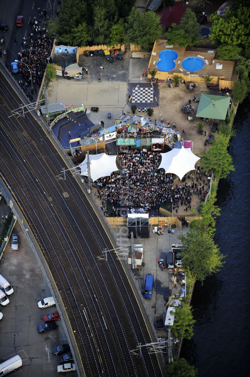 Luftbild Berlin - Gelände der Strandbar BAR25 in Berlin-Mitte