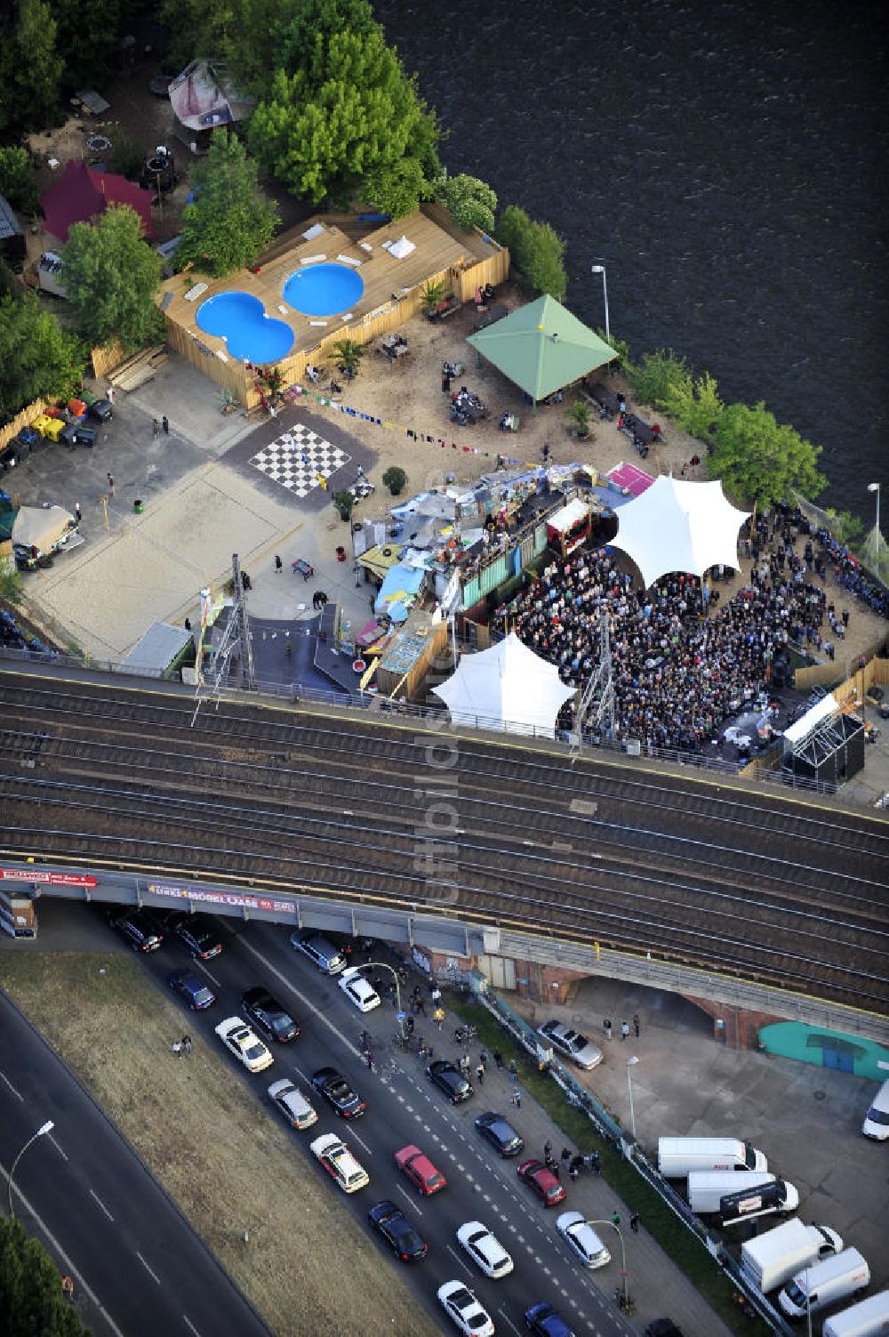 Berlin aus der Vogelperspektive: Gelände der Strandbar BAR25 in Berlin-Mitte