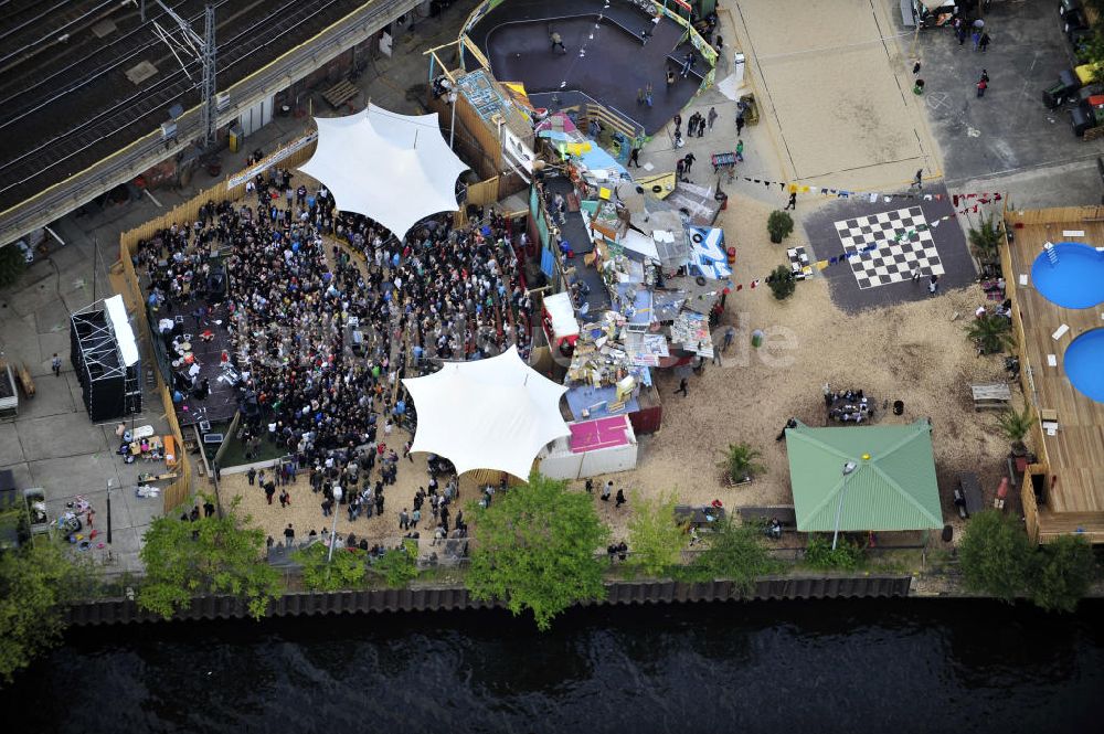 Berlin aus der Vogelperspektive: Gelände der Strandbar BAR25 in Berlin-Mitte