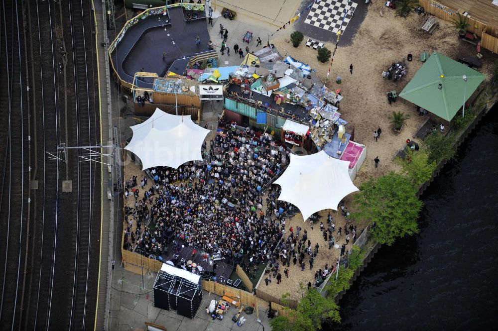 Berlin von oben - Gelände der Strandbar BAR25 in Berlin-Mitte