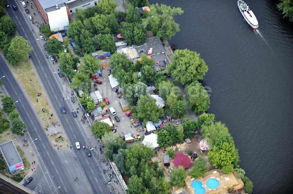 Berlin von oben - Gelände der Strandbar BAR25 in Berlin-Mitte