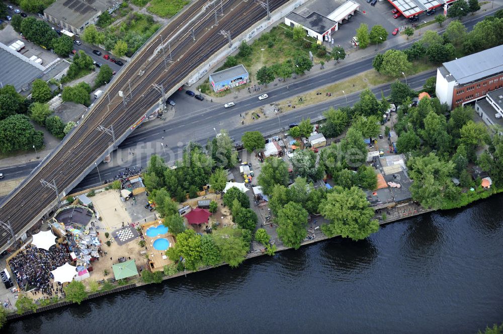 Berlin aus der Vogelperspektive: Gelände der Strandbar BAR25 in Berlin-Mitte