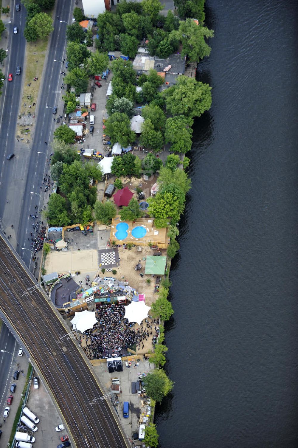 Luftbild Berlin - Gelände der Strandbar BAR25 in Berlin-Mitte