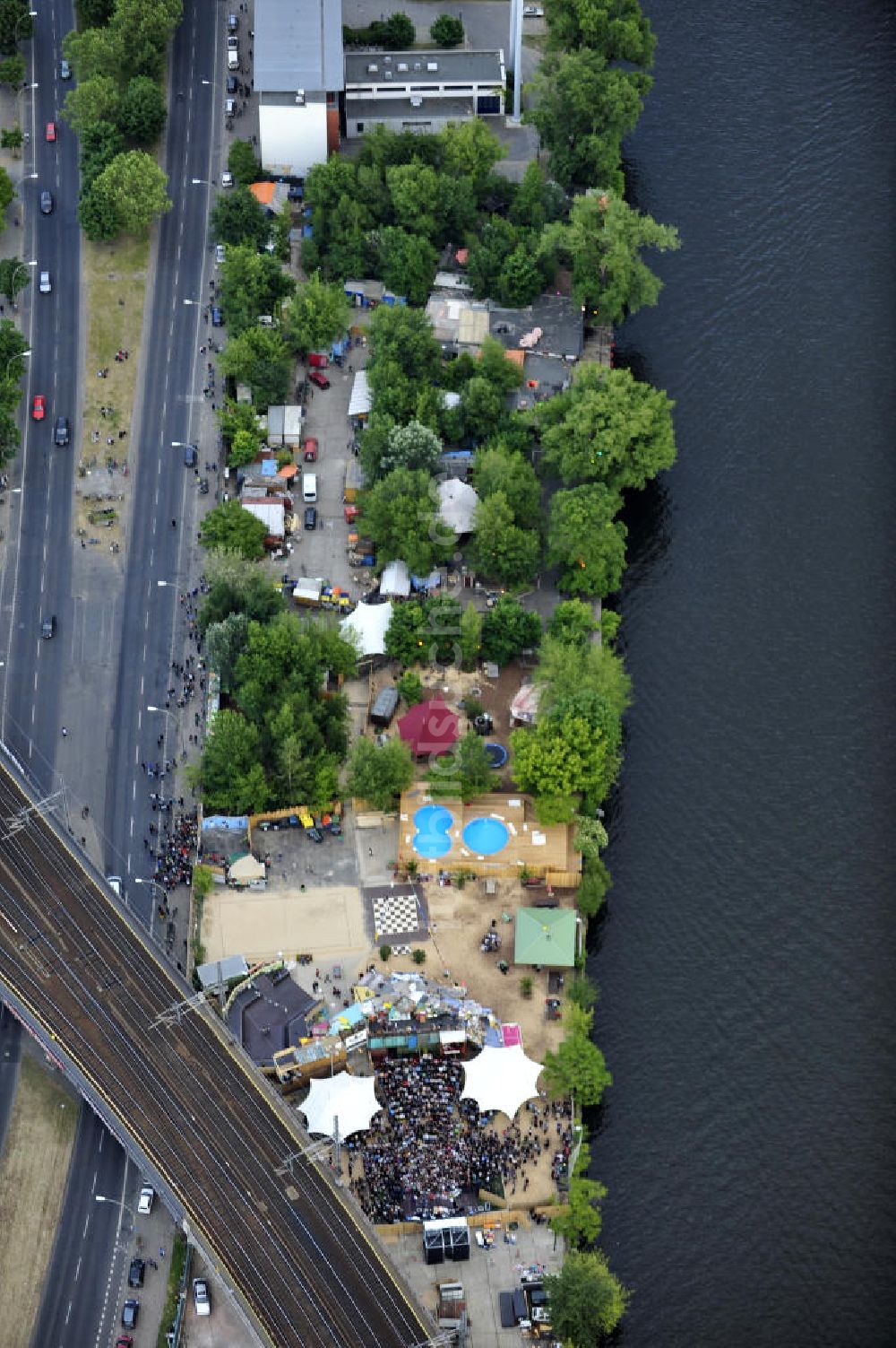 Berlin von oben - Gelände der Strandbar BAR25 in Berlin-Mitte