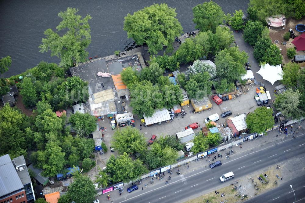 Berlin aus der Vogelperspektive: Gelände der Strandbar BAR25 in Berlin-Mitte