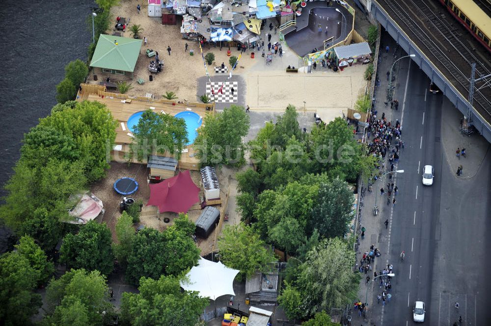 Berlin von oben - Gelände der Strandbar BAR25 in Berlin-Mitte