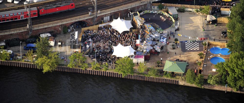 Berlin aus der Vogelperspektive: Gelände der Strandbar BAR25 in Berlin-Mitte