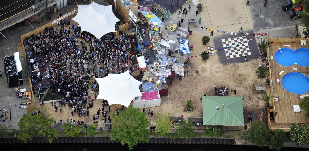 Berlin aus der Vogelperspektive: Gelände der Strandbar BAR25 in Berlin-Mitte