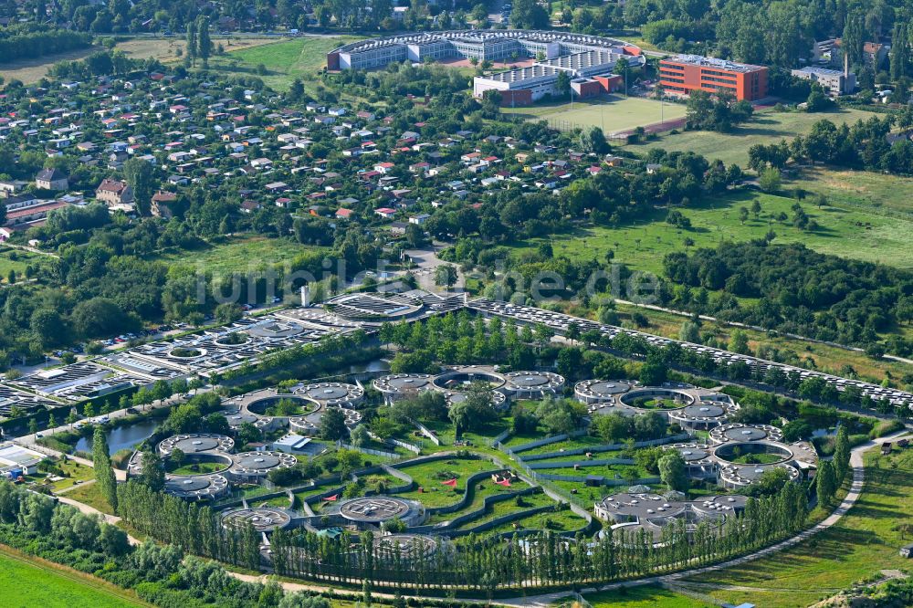 Berlin von oben - Gelände des Tierheim in Falkenberg im Ortsteil Hohenschönhausen in Berlin