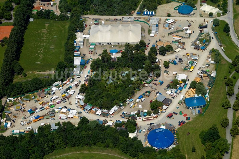 München von oben - Gelände des Tollwood Sommerfestival Musik- Festival in München im Bundesland Bayern