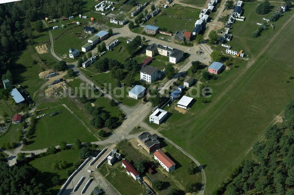 Planebruch von oben - Gelände des TÜP Truppenübungsplatz und Häuserkampf sowie Nahkampf- Übungszentrums in Planebruch im Bundesland Brandenburg