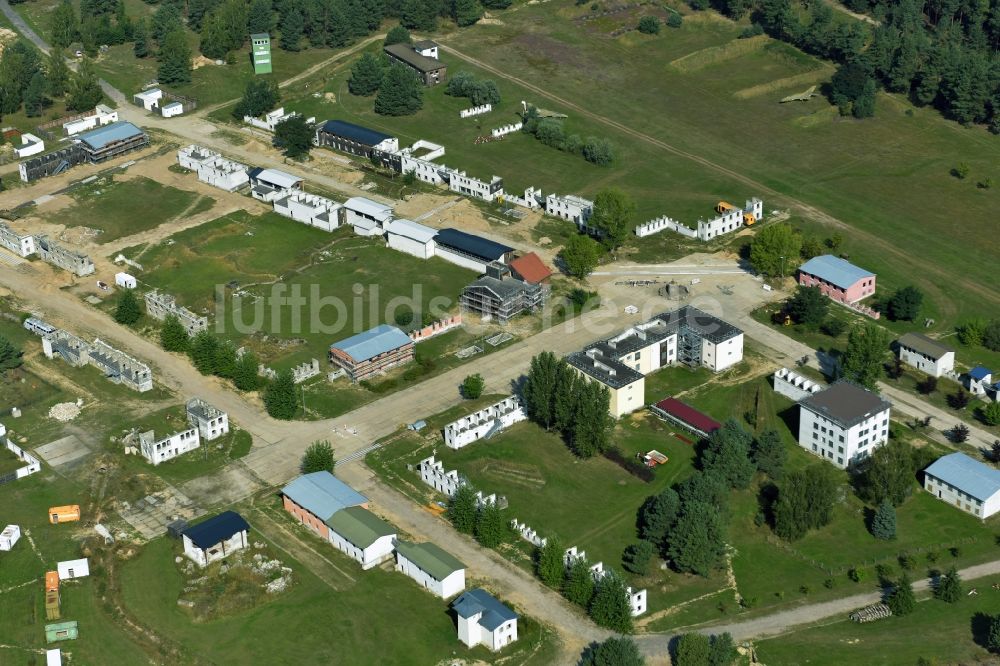 Planebruch von oben - Gelände des TÜP Truppenübungsplatz und Häuserkampf sowie Nahkampf- Übungszentrums in Planebruch im Bundesland Brandenburg