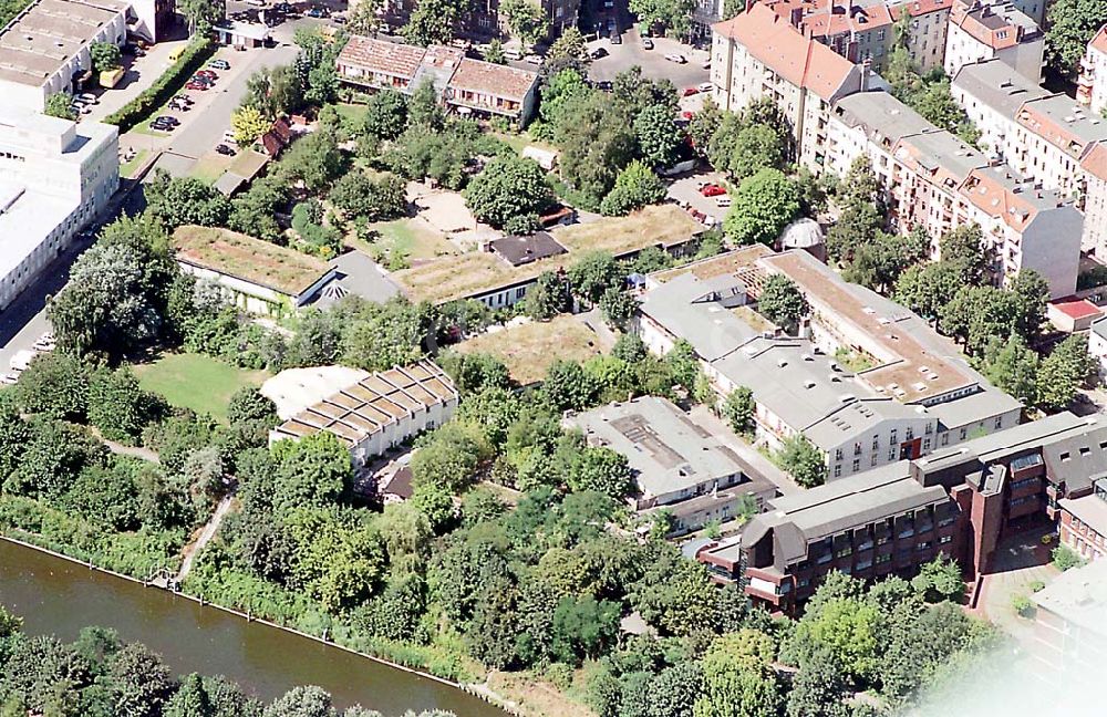 Berlin Tempelhof aus der Vogelperspektive: 09.08.1995 Gelände der UFA Fabrik (Viktoriastraße 18-20 12105 Berlin (Tempelhof))