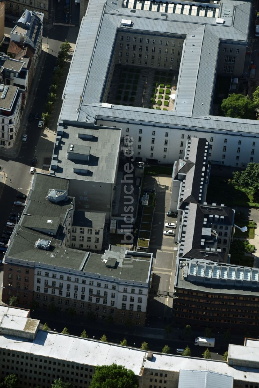 Berlin von oben - Gelände des Umspannwerkes Jägerstraße - Mauerstraße im Stadtzentrum Mitte in Berlin