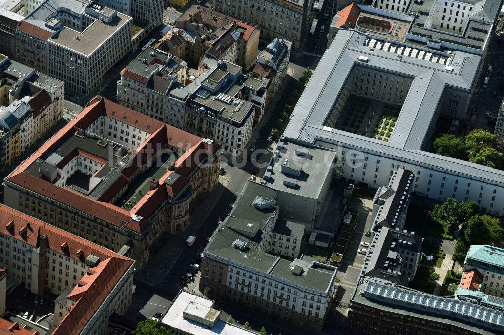 Luftaufnahme Berlin - Gelände des Umspannwerkes Jägerstraße - Mauerstraße im Stadtzentrum Mitte in Berlin