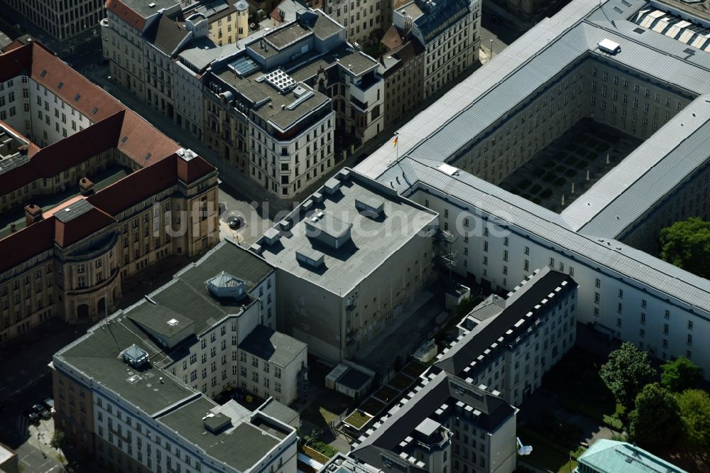 Berlin von oben - Gelände des Umspannwerkes Jägerstraße - Mauerstraße im Stadtzentrum Mitte in Berlin