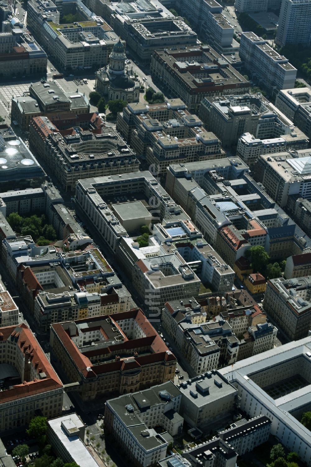 Berlin aus der Vogelperspektive: Gelände des Umspannwerkes Jägerstraße - Mauerstraße im Stadtzentrum Mitte in Berlin