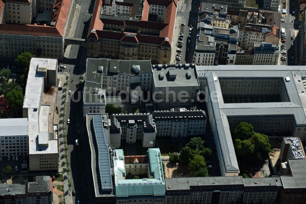 Luftaufnahme Berlin - Gelände des Umspannwerkes Jägerstraße - Mauerstraße im Stadtzentrum Mitte in Berlin