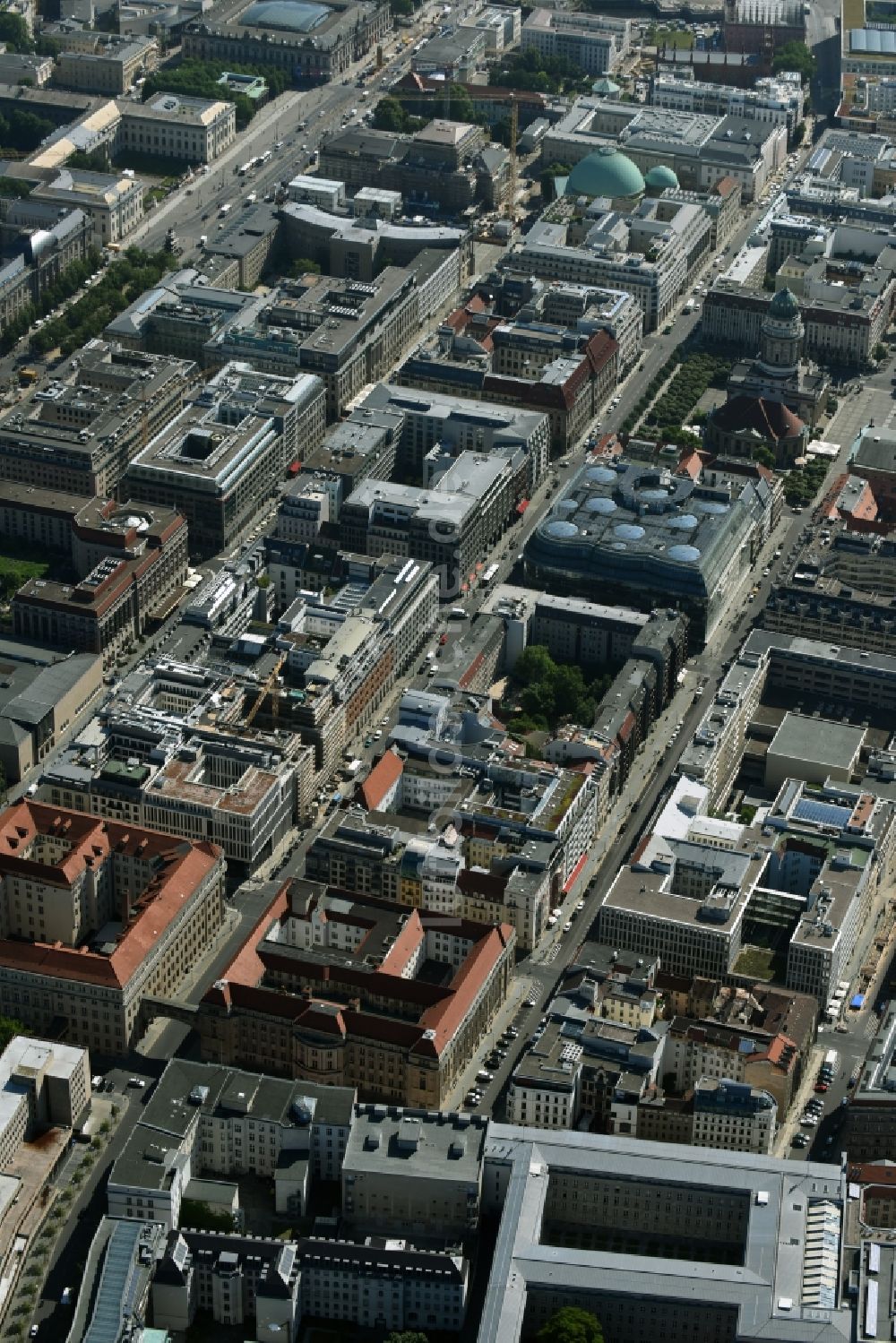 Luftaufnahme Berlin - Gelände des Umspannwerkes Jägerstraße - Mauerstraße im Stadtzentrum Mitte in Berlin