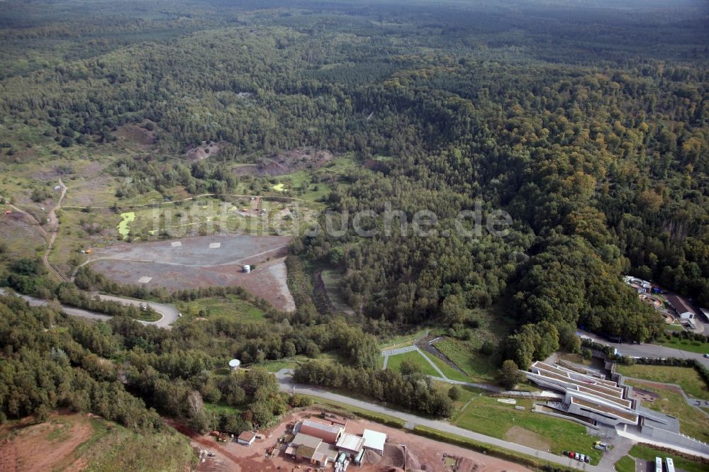 Luftaufnahme Messel - Gelände des UNESCO Welterbe Grube Messel im Bundesland Hessen