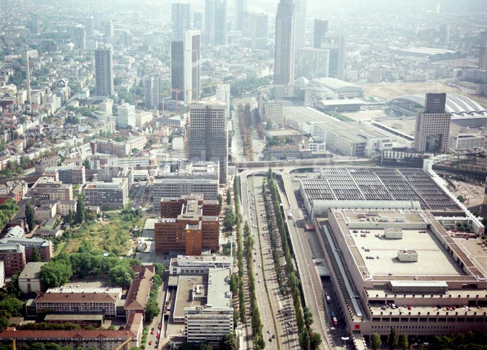 Frankfurt am Main aus der Vogelperspektive: Gelände der Union-Druckerei an der Theodor-Heuss-Allee 90-98 in Frankfurt / Main.