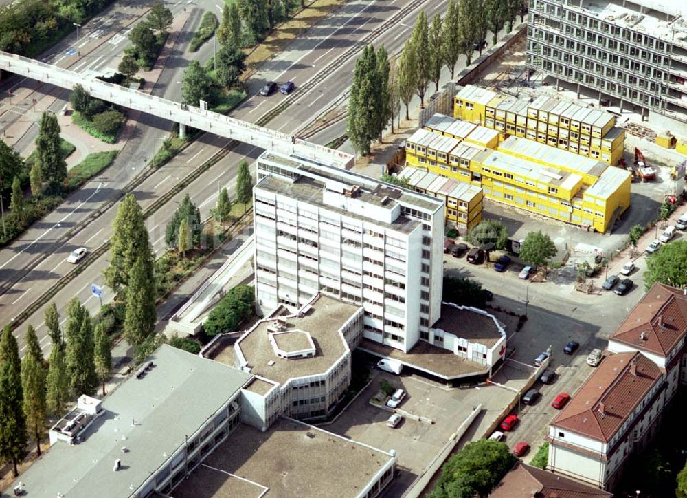 Luftaufnahme Frankfurt am Main - Gelände der Union-Druckerei an der Theodor-Heuss-Allee 90-98 in Frankfurt / Main.