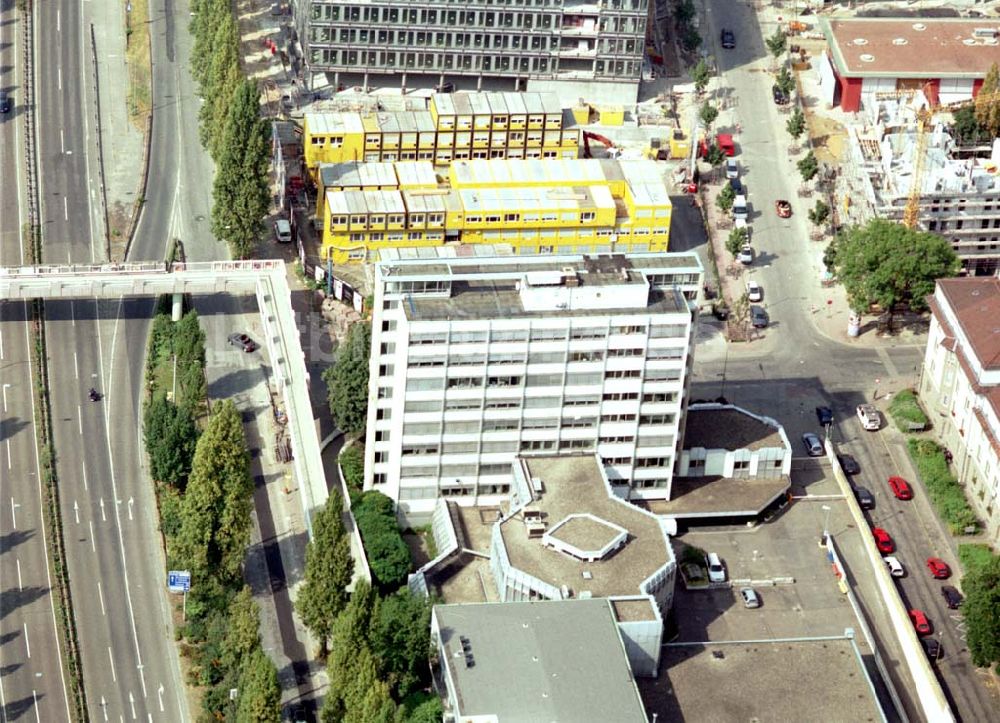 Luftaufnahme Frankfurt am Main - Gelände der Union-Druckerei an der Theodor-Heuss-Allee 90-98 in Frankfurt / Main.