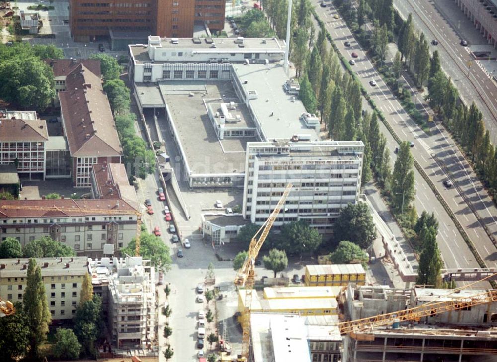 Frankfurt am Main von oben - Gelände der Union-Druckerei an der Theodor-Heuss-Allee 90-98 in Frankfurt / Main.