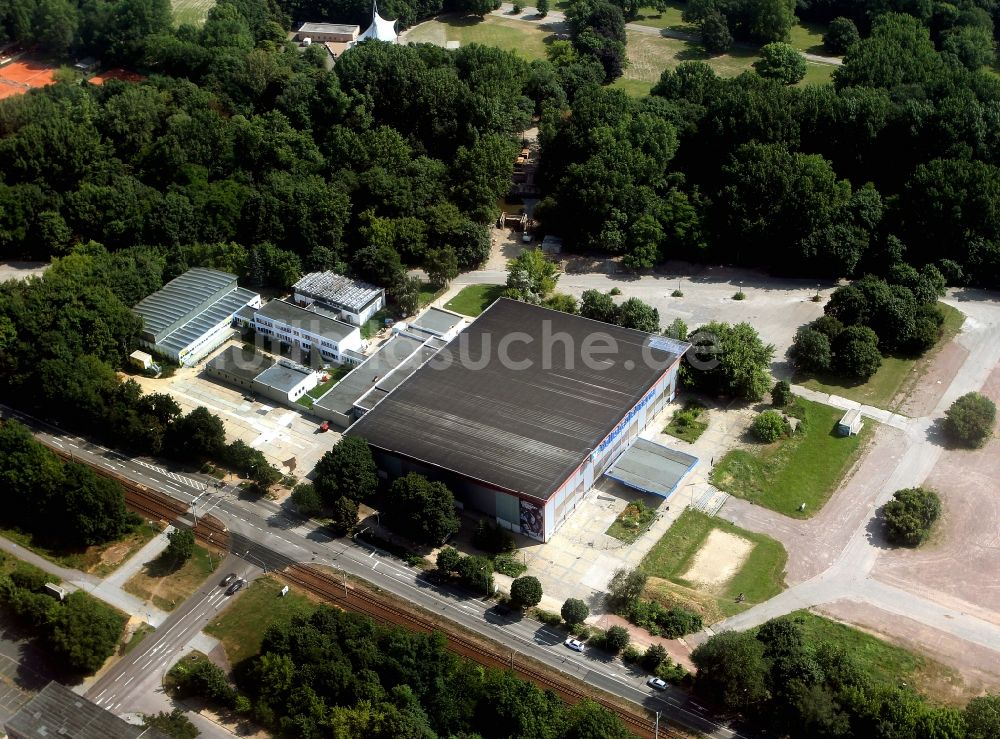 Halle ( Saale ) aus der Vogelperspektive: Gelände der Veranstaltungshalle und Eissporthalle Volksbank Arena am Gimritzer Damm in Halle ( Saale ) im Bundesland Sachsen-Anhalt