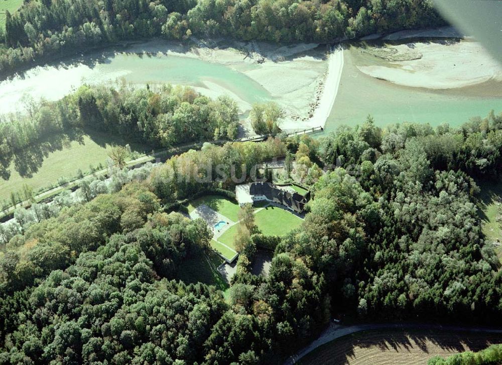 Freilassing / Bayern aus der Vogelperspektive: Gelände der Villa Zeller der Unternehmensgruppe MAX AICHER in Freilassing.