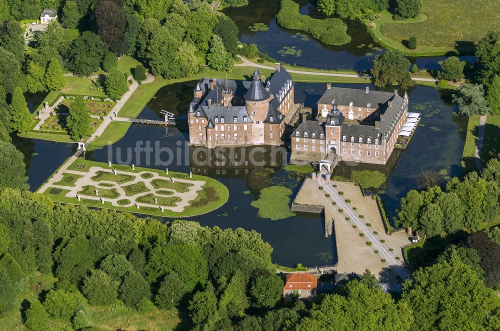 Isselburg von oben - Gelände des Wasserschloss Burg Anhalt bei Isselburg in Nordrhein-Westfalen