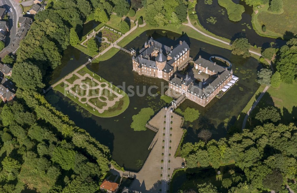 Luftbild Isselburg - Gelände des Wasserschloss Burg Anhalt bei Isselburg in Nordrhein-Westfalen