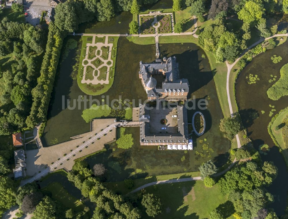 Luftaufnahme Isselburg - Gelände des Wasserschloss Burg Anhalt bei Isselburg in Nordrhein-Westfalen