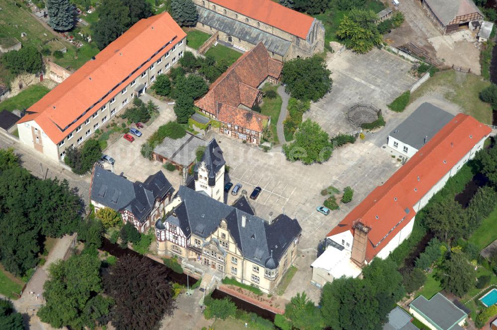 Quedlinburg von oben - Gelände der Wipertikirche Quedlinburg