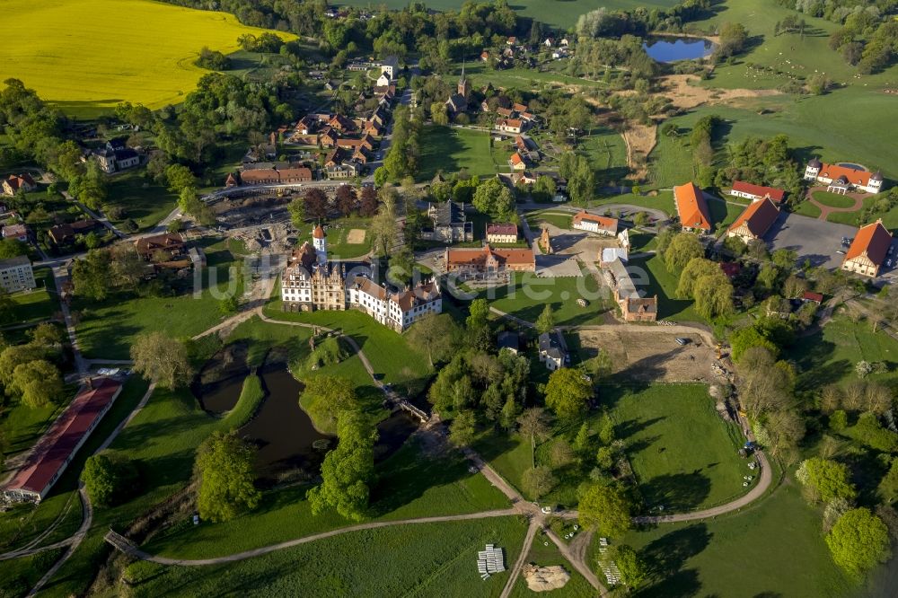 Basedow aus der Vogelperspektive: Gemeindeansicht von Basedow im Bundesland Mecklenburg-Vorpommern