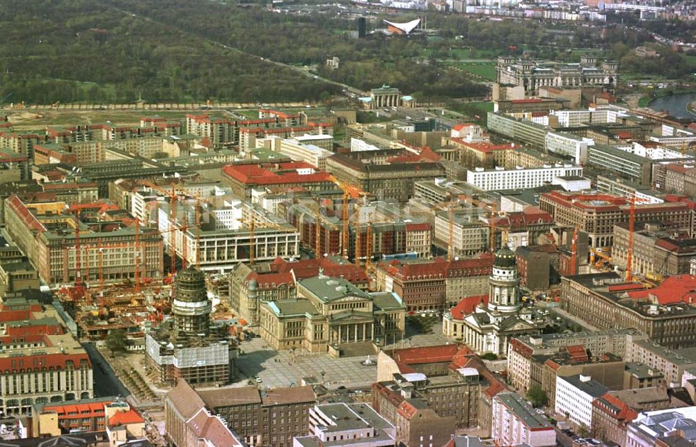 Berlin Mitte von oben - 04.10.1993 Gendarmenmarkt in Berlin Mitte