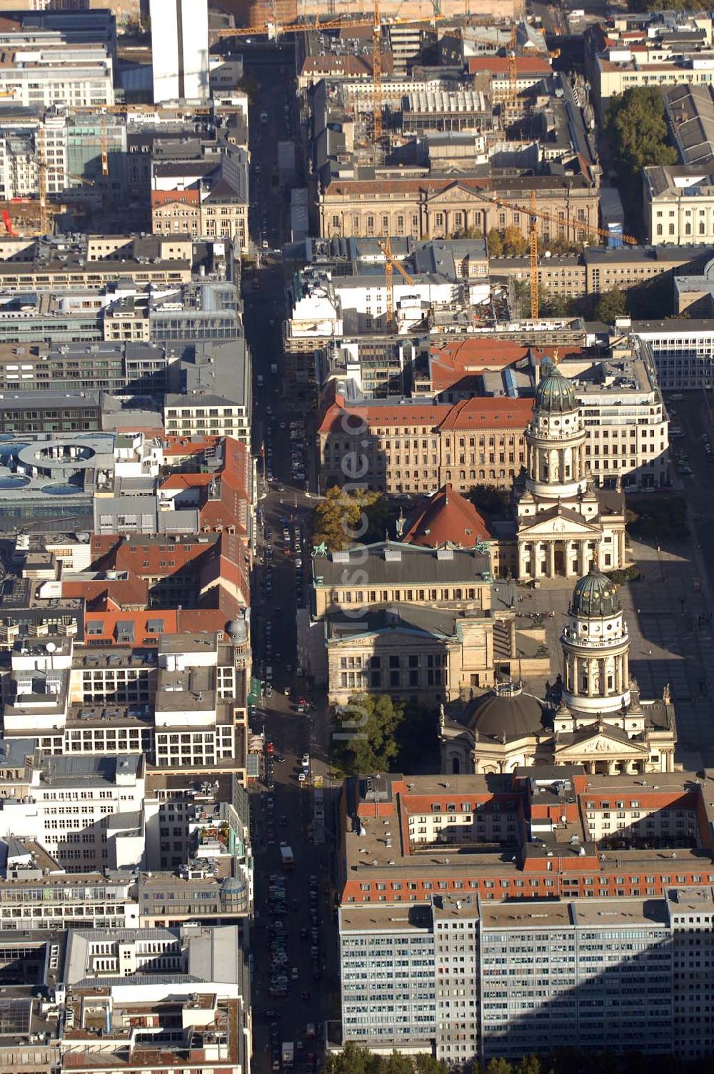 Berlin von oben - Gendarmenmarkt mit dem Schauspielhaus, dem Französichen Dom, dem Deutschen Dom