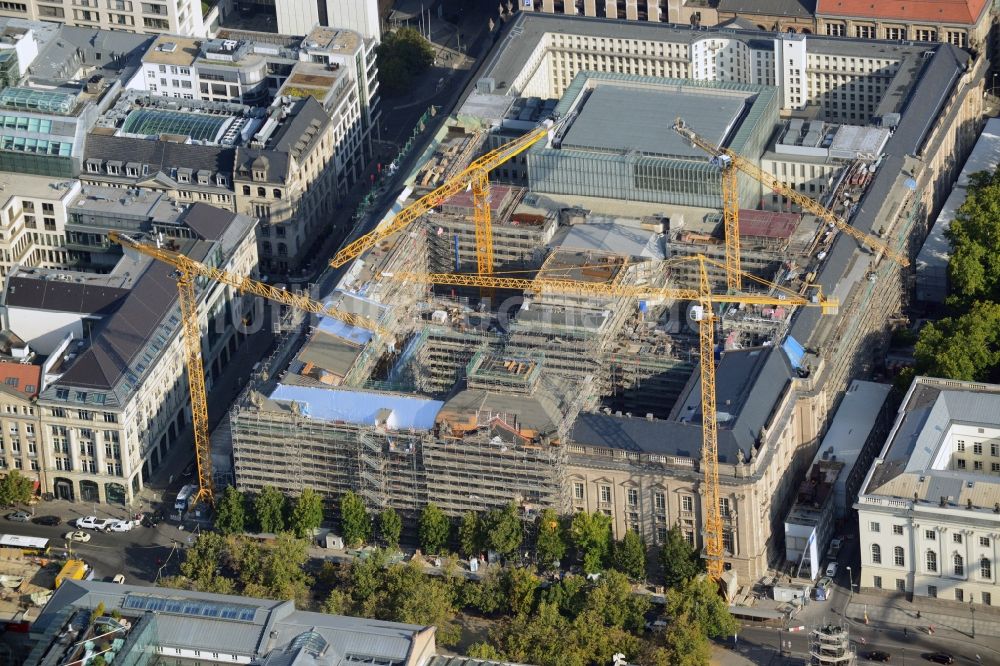 Luftbild Berlin - Generalsanierung und Modernisierung der Staatsbibliothek zu Berlin Unter den Linden im Bezirk Mitte in Berlin