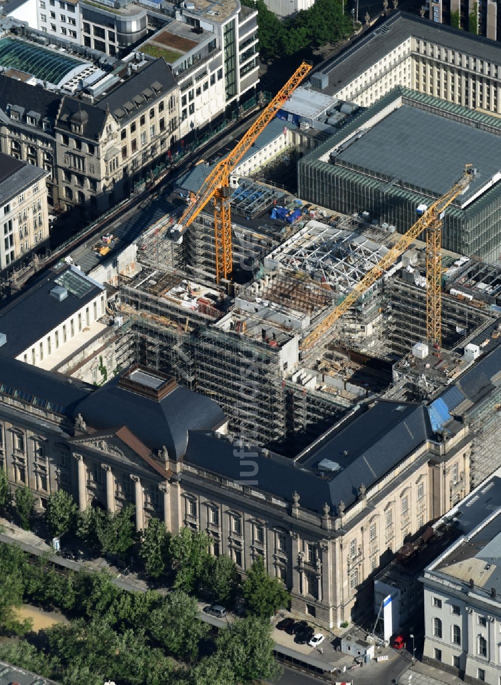 Berlin von oben - Generalsanierung und Modernisierung der Staatsbibliothek zu Berlin Unter den Linden im Bezirk Mitte in Berlin