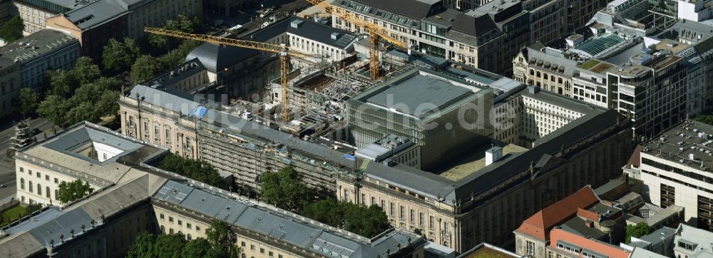 Berlin aus der Vogelperspektive: Generalsanierung und Modernisierung der Staatsbibliothek zu Berlin Unter den Linden im Bezirk Mitte in Berlin