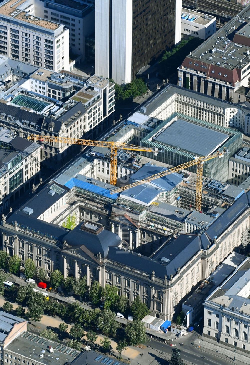 Luftaufnahme Berlin - Generalsanierung und Modernisierung der Staatsbibliothek zu Berlin Unter den Linden im Bezirk Mitte in Berlin