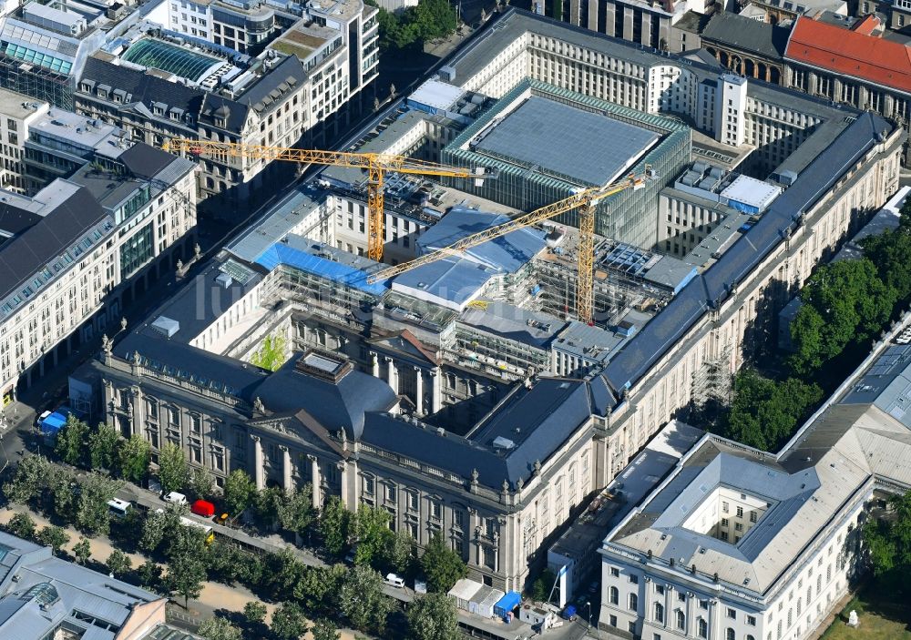 Berlin von oben - Generalsanierung und Modernisierung der Staatsbibliothek zu Berlin Unter den Linden im Bezirk Mitte in Berlin