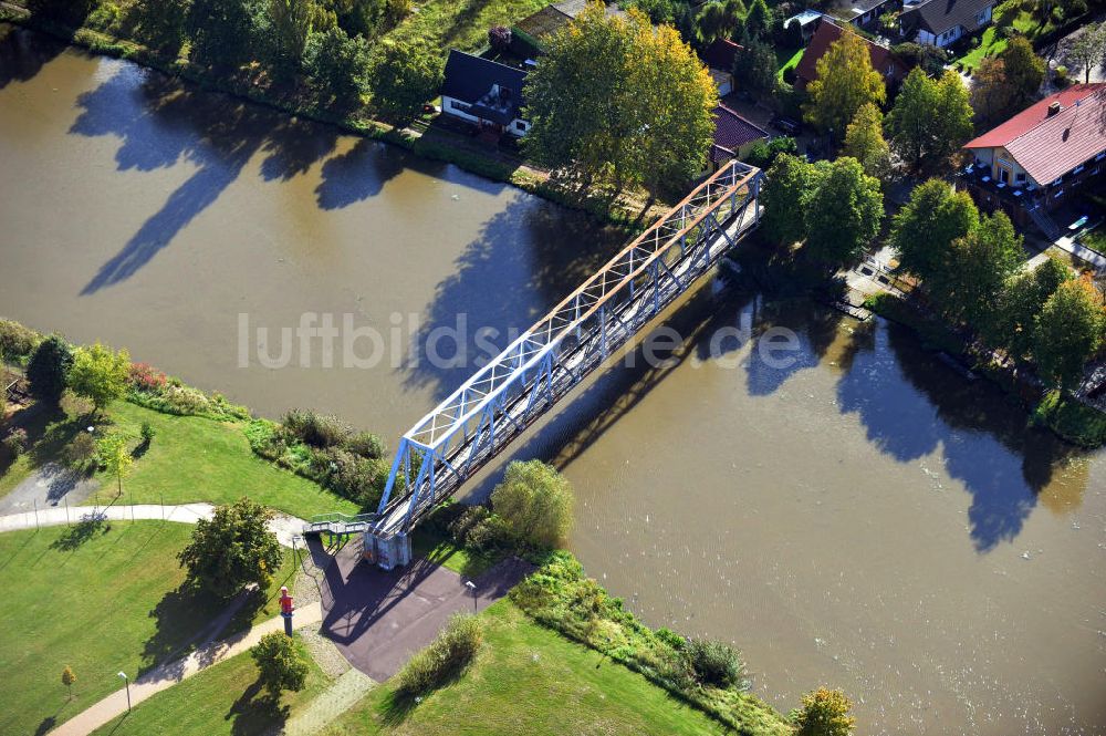 Genthin aus der Vogelperspektive: Genthiner Fußwegbrücke