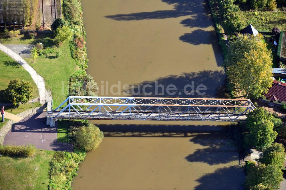 Luftbild Genthin - Genthiner Fußwegbrücke