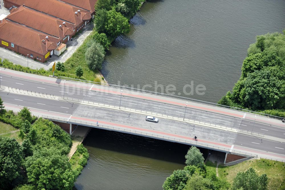 Luftaufnahme Genthin - Genthiner Straßenbrücke