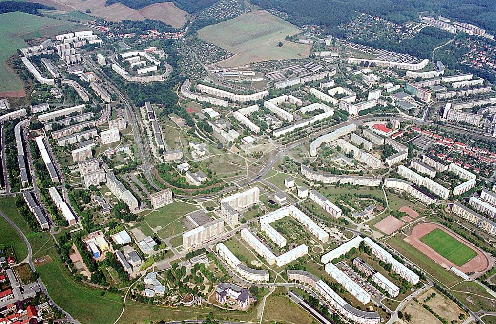 Luftaufnahme Gera / Thüringen - Gera / Thüringen Blick auf das Neubauwohngebiet Lusan mit Sportplatz (rechts) süd-westlich in Gera