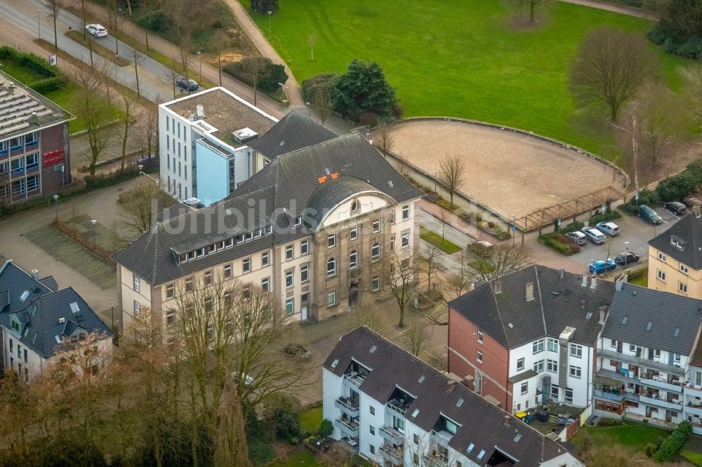 Luftaufnahme Gladbeck - Gerichts- Gebäudekomplex des Amtsgericht Gladbeck in der Schützenstraße in Gladbeck im Bundesland Nordrhein-Westfalen, Deutschland