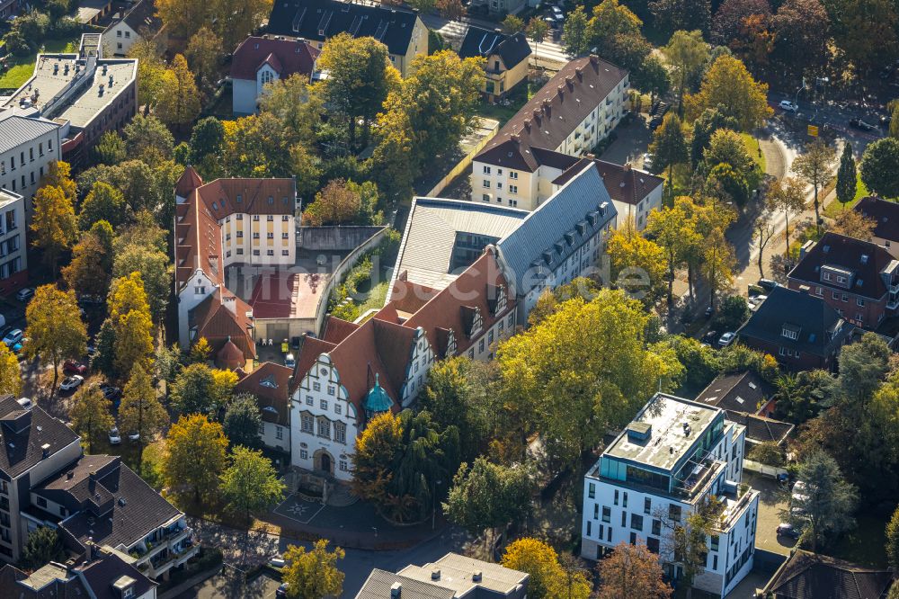 Lünen aus der Vogelperspektive: Gerichts- Gebäudekomplex des Amtsgericht in Lünen im Bundesland Nordrhein-Westfalen, Deutschland